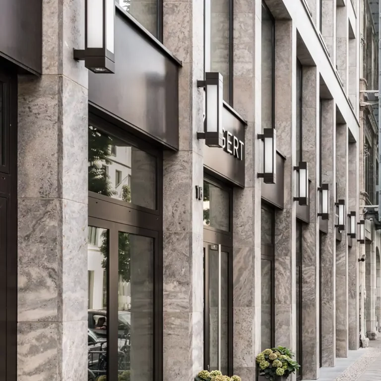 bank-ziegert-bank-und-immobilienconsulting-gmbh-aussenansicht-led-aussenleuchte-ul1-06